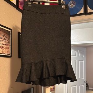 Elegant Black Ruffle Hem Skirt